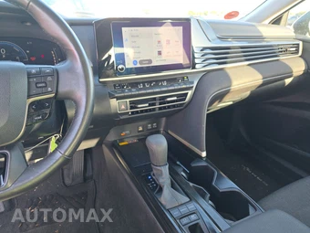 2025 Toyota Camry LE - miniatura 17