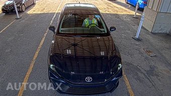 2025 Toyota Camry LE - miniatura 2