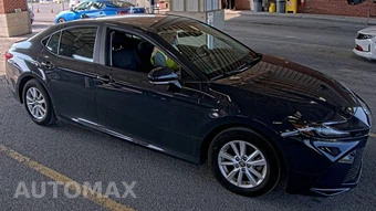 2025 Toyota Camry LE - miniatura 3
