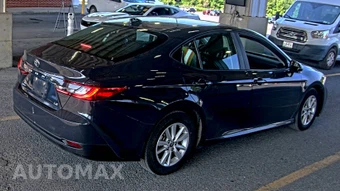 2025 Toyota Camry LE - miniatura 4