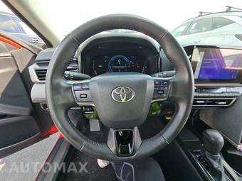 2025 Toyota Camry LE - miniatura 10