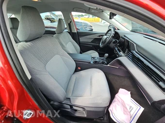 2025 Toyota Camry LE - miniatura 8