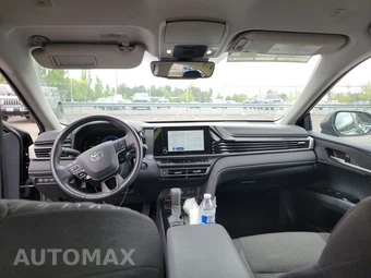 2025 Toyota Camry LE - miniatura 17