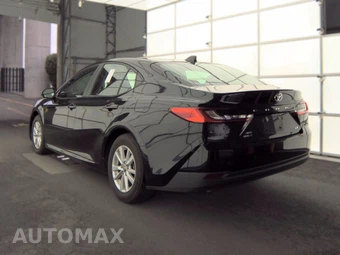2025 Toyota Camry LE - miniatura 8