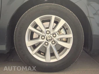2025 Toyota Camry LE – miniatura 10