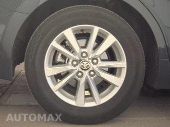 2025 Toyota Camry LE – miniatura 11