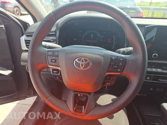 2025 Toyota Camry LE – miniatura 16
