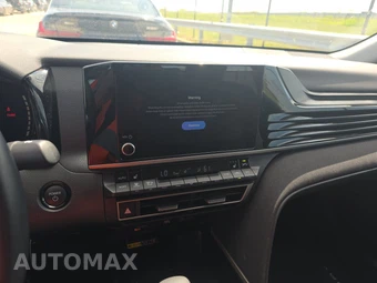 2025 Toyota Camry LE – miniatura 17