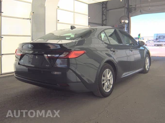 2025 Toyota Camry LE – miniatura 5