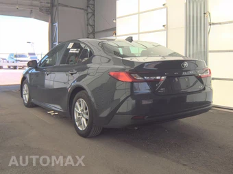2025 Toyota Camry LE – miniatura 8