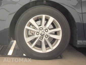 2025 Toyota Camry LE - miniatura 9