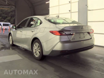 2025 Toyota Camry LE - miniatura 8