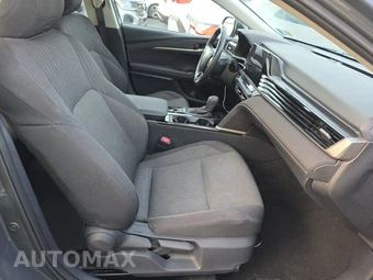 2025 Toyota Camry LE - miniatura 14