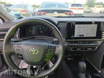 2025 Toyota Camry LE - miniatura 17