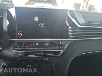 2025 Toyota Camry LE - miniatura 11