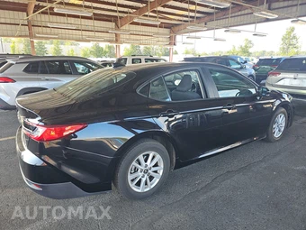 2025 Toyota Camry LE - miniatura 4