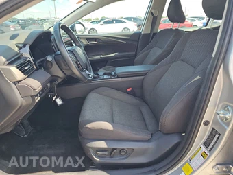 2025 Toyota Camry LE - miniatura 13