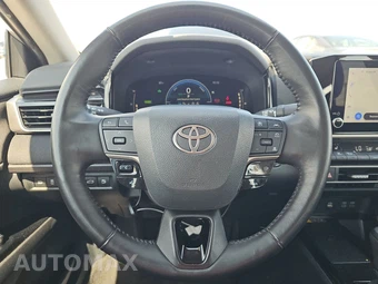 2025 Toyota Camry LE - miniatura 16
