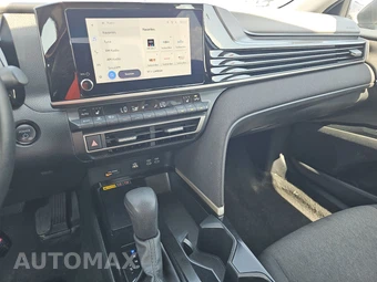 2025 Toyota Camry LE - miniatura 17