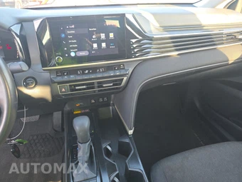 2025 Toyota Camry LE - miniatura 17