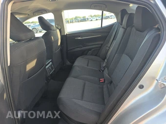 2025 Toyota Camry LE - miniatura 19
