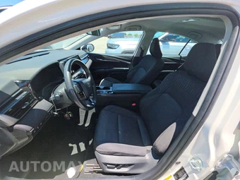 2025 Toyota Camry LE - miniatura 13