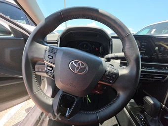 2025 Toyota Camry LE - miniatura 16