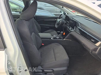 2025 Toyota Camry LE - miniatura 14