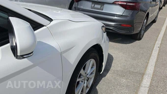 2025 Toyota Camry LE - miniatura 30