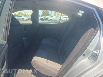 2025 Toyota Camry LE - miniatura 13