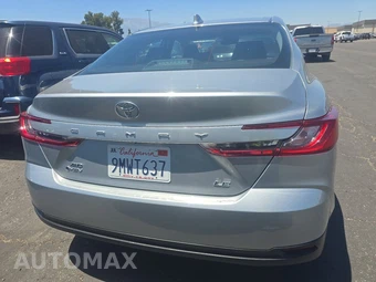 2025 Toyota Camry LE - miniatura 5
