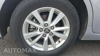2025 Toyota Camry LE – miniatura 28