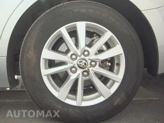 2025 Toyota Camry LE - miniatura 12