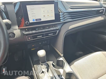 2025 Toyota Camry LE - miniatura 17