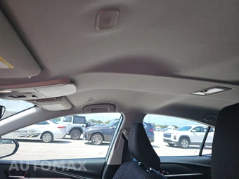 2025 Toyota Camry LE - miniatura 20