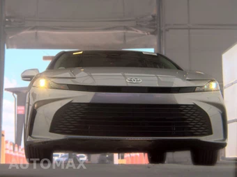 2025 Toyota Camry LE - miniatura 3