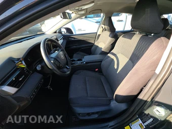2025 Toyota Camry LE - miniatura 13