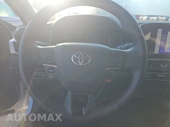 2025 Toyota Camry LE - miniatura 10