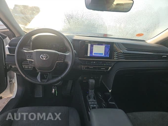 2025 Toyota Camry LE - miniatura 11