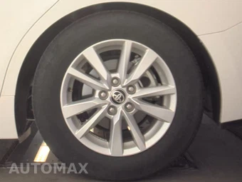 2025 Toyota Camry LE - miniatura 12