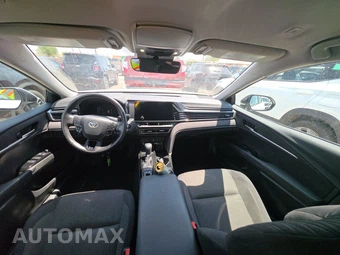 2025 Toyota Camry LE - miniatura 17