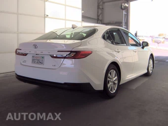 2025 Toyota Camry LE - miniatura 5
