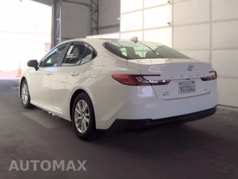 2025 Toyota Camry LE - miniatura 8