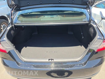 2025 Toyota Camry LE - miniatura 17