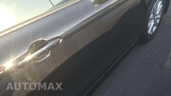 2025 Toyota Camry LE - miniatura 28