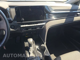 2025 Toyota Camry LE – miniatura 11