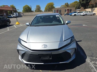 2025 Toyota Camry LE – miniatura 2