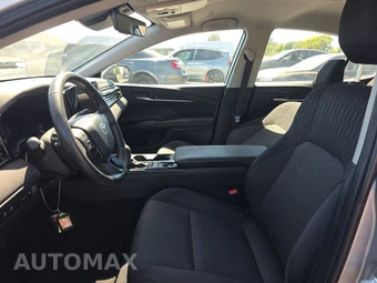 2025 Toyota Camry LE – miniatura 7