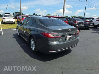 2025 Toyota Camry LE - miniatura 2