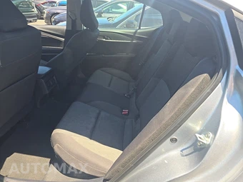 2025 Toyota Camry LE - miniatura 13